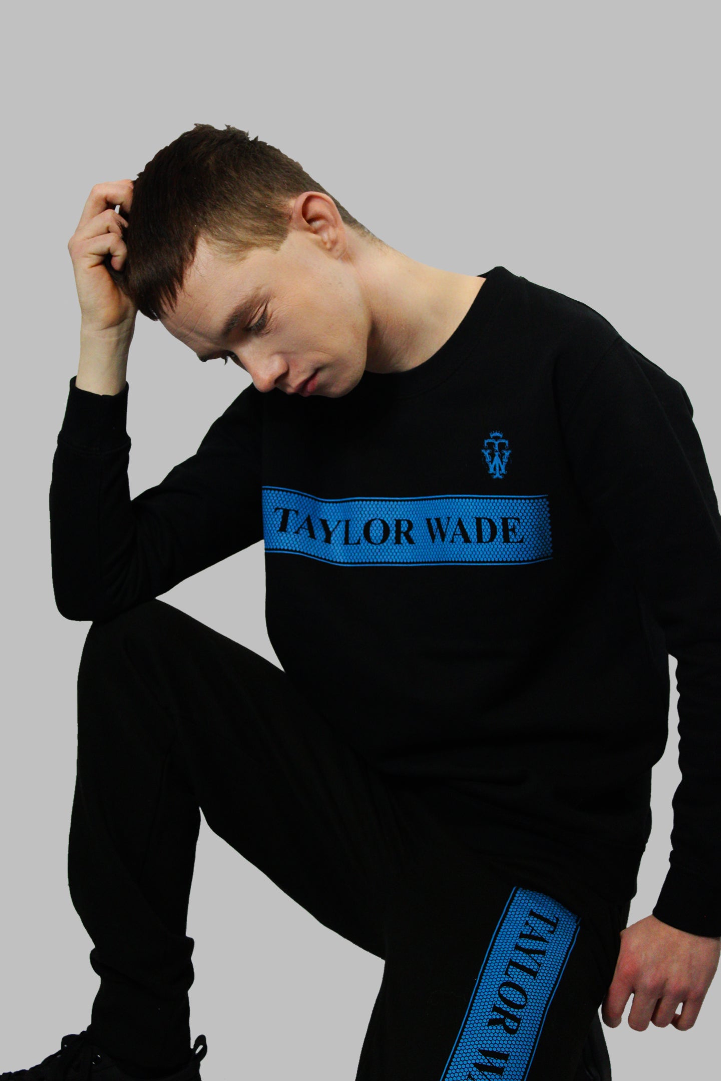 BOYS BLACK TAYLOR WADE TRACKSUIT WITH BLUE HONEYCOMB LOGO